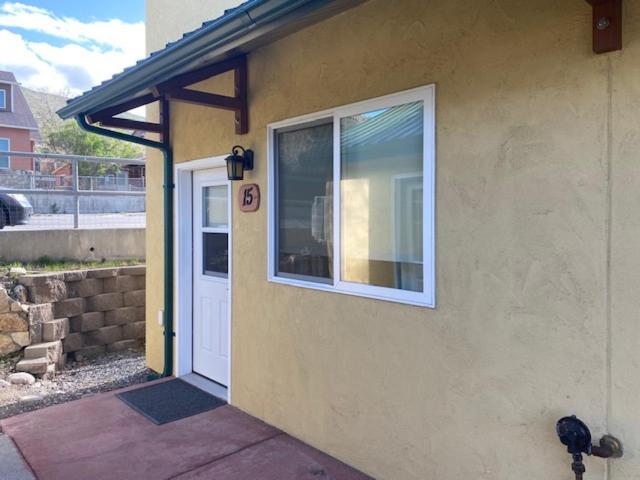 Yellowstone Riverside Cottages Gardiner Exterior foto